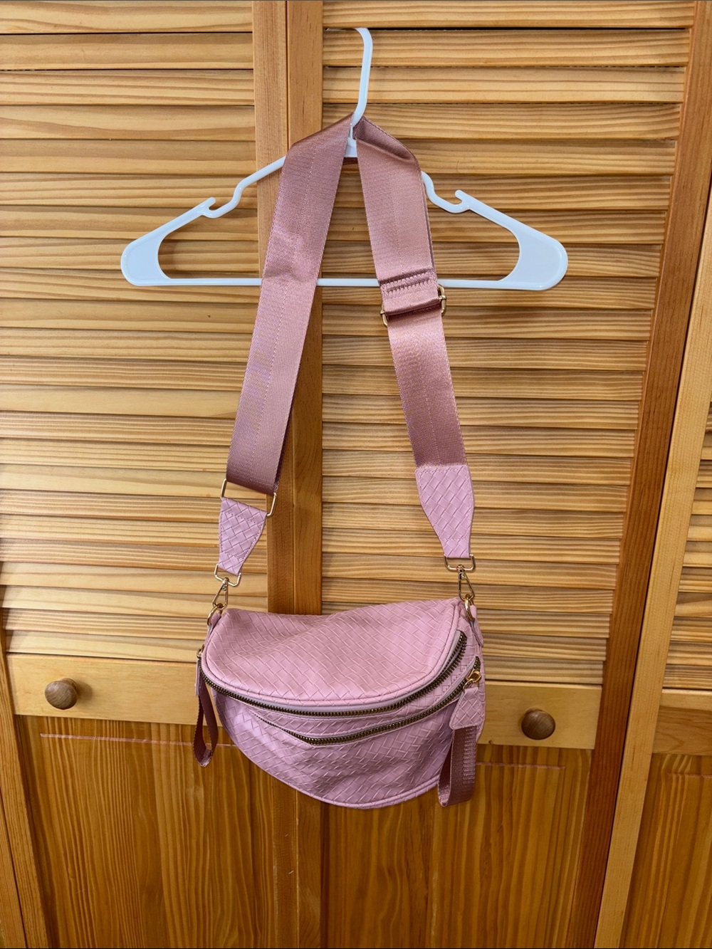 Women’s Pink Crossbody Belt Bag - Stylish Everyday Carry